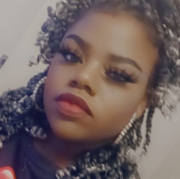 Meet your Posher, Gwen - Picture 1 of 1